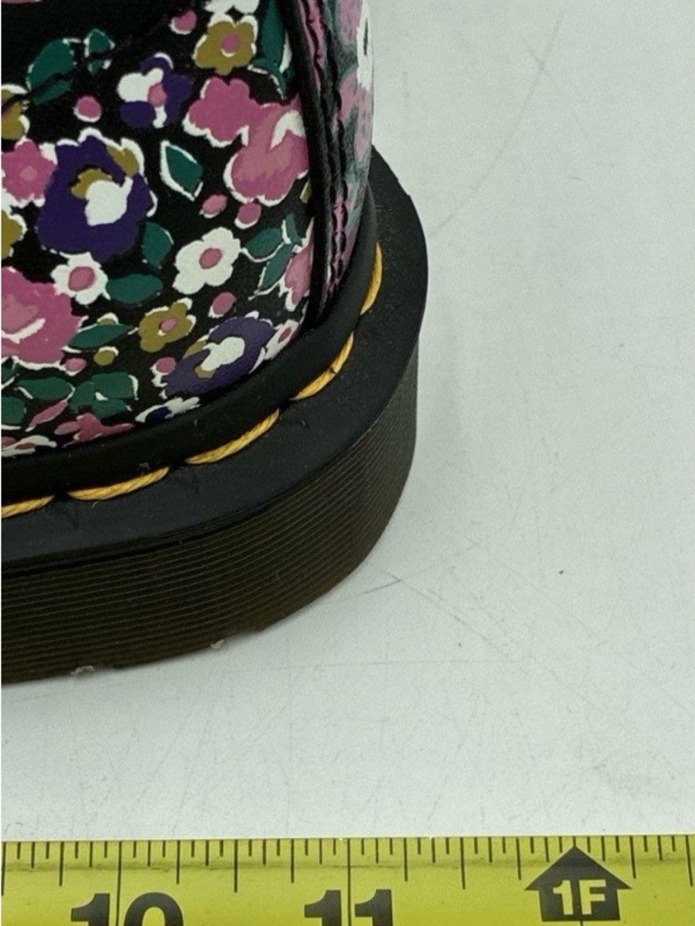 NWOB Dr. Martens 1460 Pascal Black Floral
Wanderlust 8 Eye Boots Women's Sz 8.5 - Picture 6 of 13